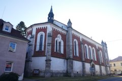 pohled zezadu zleva