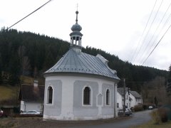 pohled zezadu zleva