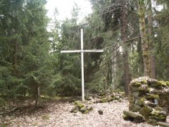 symbolický kříž u kaple
