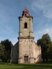 průčelí kostela