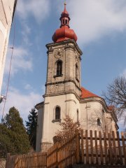 průčelí kostela