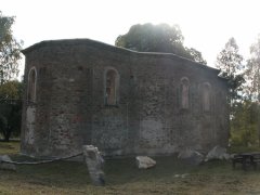 pohled zezadu zleva