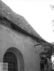 starší foto kostela - poškozená střecha