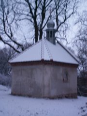 pohled zezadu zleva
