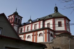 pohled zezadu zprava
