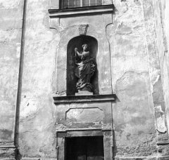 průčelí kostela