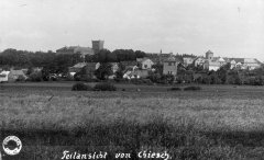 dobová pohlednice města s kostelem