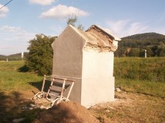 pohled zezadu zleva