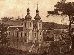 dobová pohlednice s motivem kostela