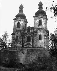 průčelí kostela