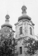 průčelí kostela