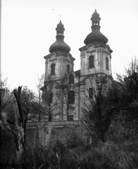 průčelí kostela