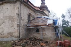 pohled zezadu zleva - oprava přístavku