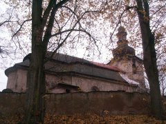 pohled zezadu zleva - spravená část střechy
