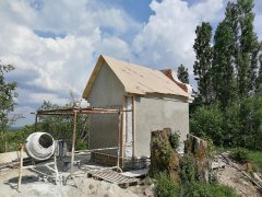 pohled zezadu zleva
