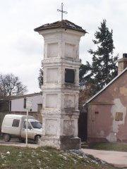 pohled zezadu zleva