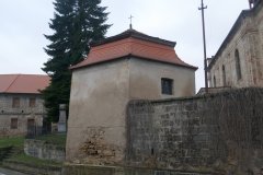 pohled zezadu zleva