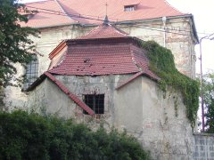 pohled zezadu zprava