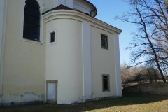 pohled na zadní část zprava