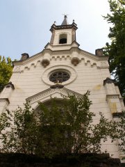 průčelí kaple