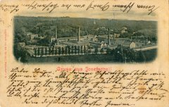 kaple na dobové pohlednici (v pozadí, v lese)