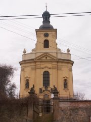průčelí kostela