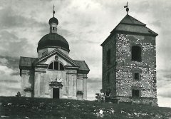 starší foto kaple (vlevo)