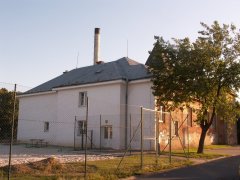 pohled zezadu zleva