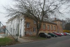 pohled zezadu zleva