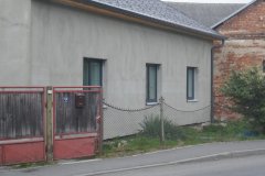 dům, ke kterému byla kaple přistavěna - pohled zepředu zleva