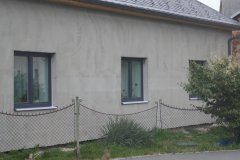 dům, ke kterému byla kaple přistavěna - pohled zepředu zleva