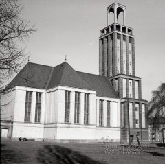 starší foto kostela