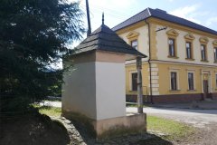 pohled zezadu zleva