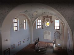 interiér synagogy