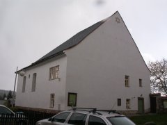 pohled zepředu zprava
