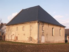 pohled zezadu zleva