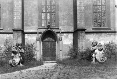 vchod do kostela