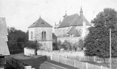 kostel a piaristické gymnázium po požáru