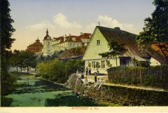 kostel na dobové pohlednici