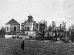 kostel a piaristické gymnázium po požáru