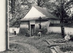 starší foto márnice