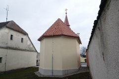 pohled zezadu zleva