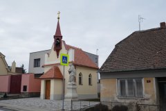pohled zepředu zprava