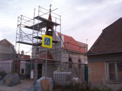 pohled zepředu zprava