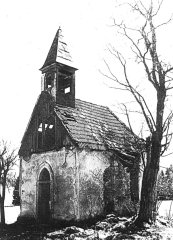 kaple před propadnutím střechy