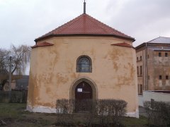 průčelí kaple