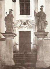 portál kostela