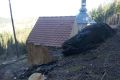 pohled zezadu zprava