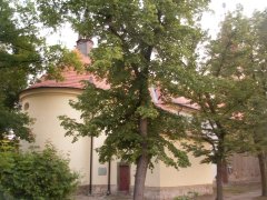 pohled zezadu zleva