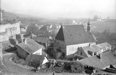 starší foto kostela, pohled z hradu